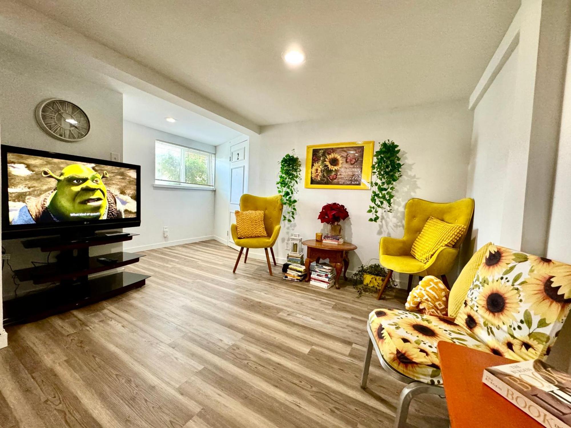 Private Room Tiny With Shared Bathroom Near Seatac Airport And Downtown Seattle Bagian luar foto