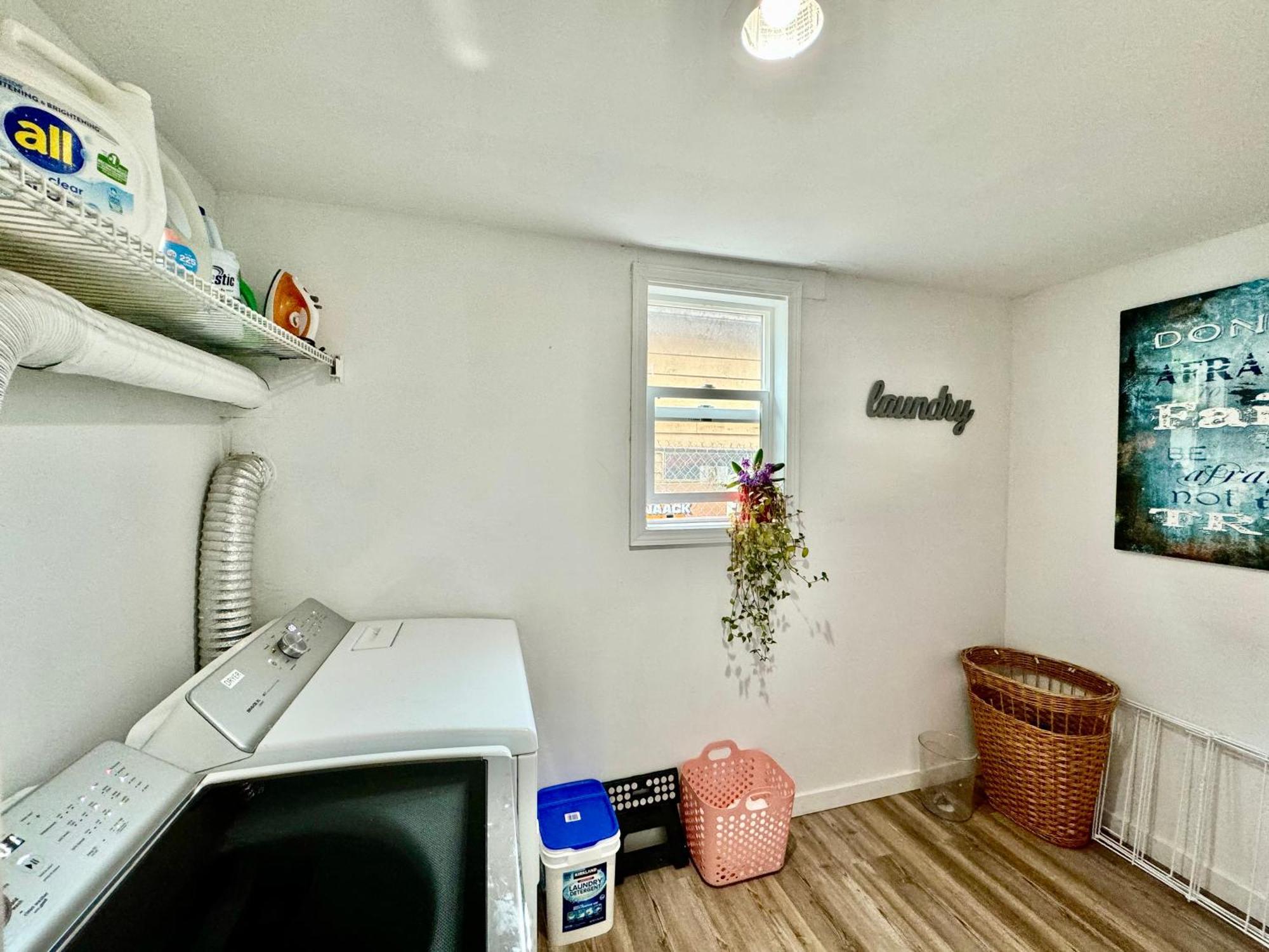 Private Room Tiny With Shared Bathroom Near Seatac Airport And Downtown Seattle Bagian luar foto